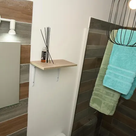 5 Star Delux Sky-sea Marina Penthouse - Stunning Seaviews And Prime Location