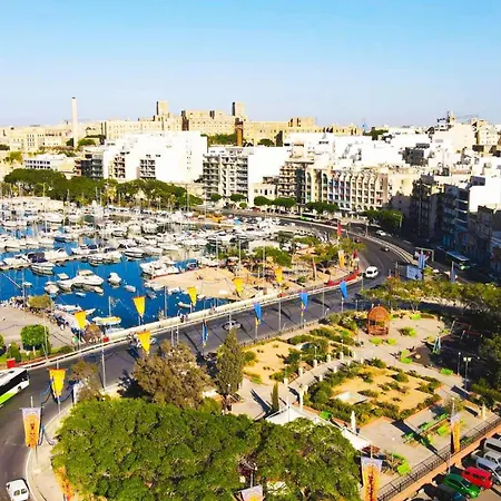 5 Star Delux Sky-sea Marina Penthouse - Stunning Seaviews And Prime Location