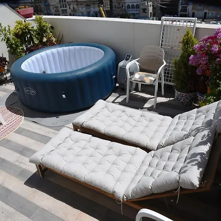 5 Star Delux Sky-sea Marina Penthouse - Stunning Seaviews And Prime Location Apartment