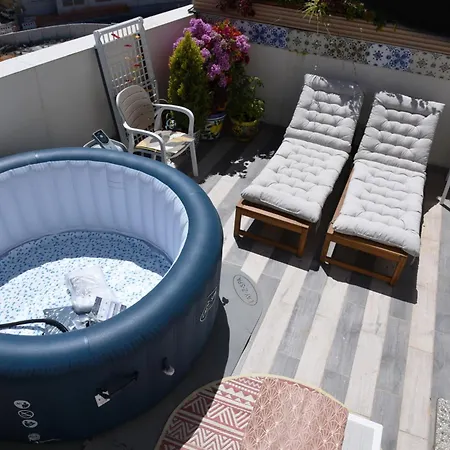 5 Star Delux Sky-sea Marina Penthouse - Stunning Seaviews And Prime Location *