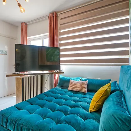 Апартаменты 5 Star Delux Sky-sea Marina Penthouse - Stunning Seaviews And Prime Location *
