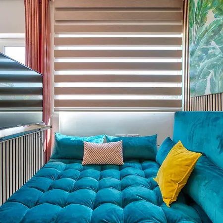 5 Star Delux Sky-sea Marina Penthouse - Stunning Seaviews And Prime Location