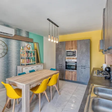 5 Star Delux Sky-sea Marina Penthouse - Stunning Seaviews And Prime Location * Msida